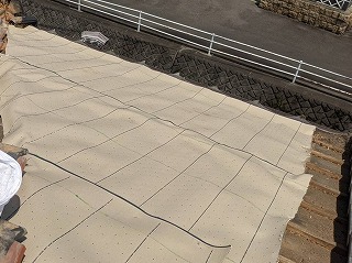 四国中央市で、雨漏り修理。日本瓦葺きのの隅棟・鬼瓦周辺の漆喰を補修しました